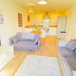 Beautiful, Brand New Apartment! Cheltenham